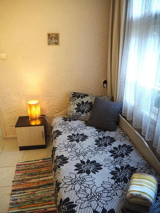 Authentic Guest Stay In The Heart Of Veliko Tarnovo Студио С Изглед Към Царевец Exteriör bild