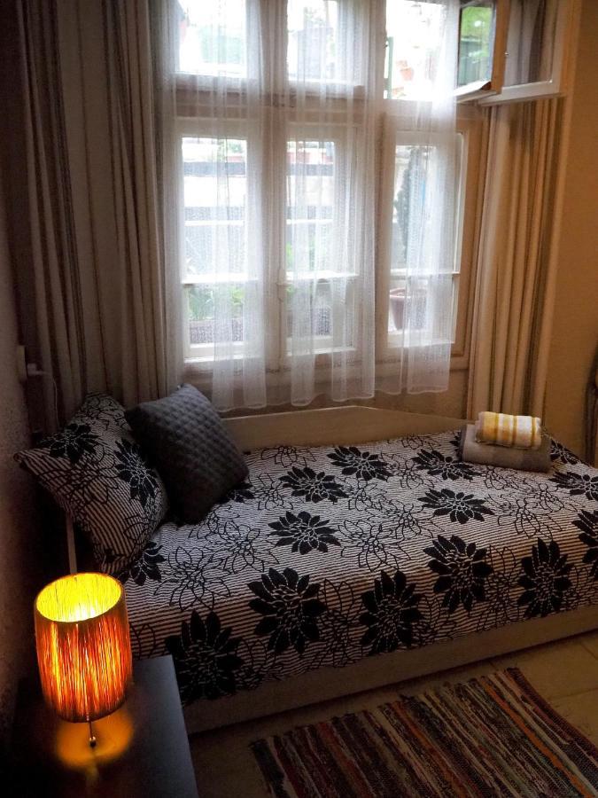 Authentic Guest Stay In The Heart Of Veliko Tarnovo Студио С Изглед Към Царевец Exteriör bild