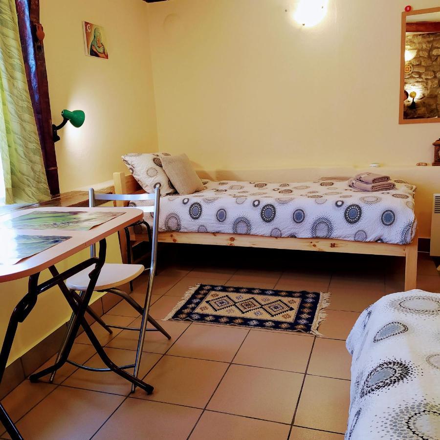 Authentic Guest Stay In The Heart Of Veliko Tarnovo Студио С Изглед Към Царевец Exteriör bild