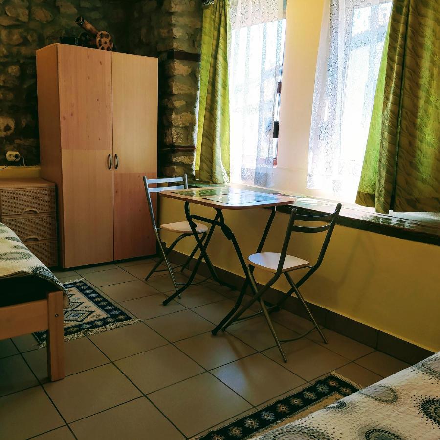 Authentic Guest Stay In The Heart Of Veliko Tarnovo Студио С Изглед Към Царевец Exteriör bild